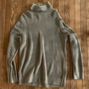 H&M brown turtleneck, size large, men’s, new with tag